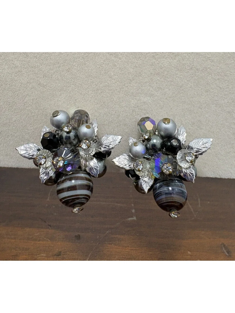 Vintage Vendome Black Silver Glass Silver Leaf Cluster Screw Back Clip Earrings